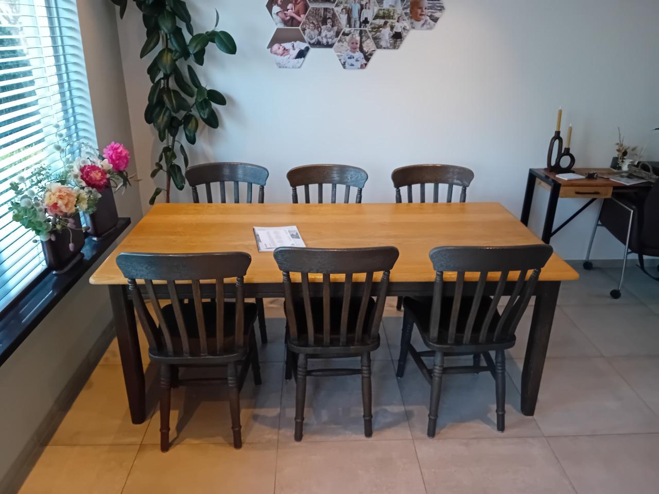 Eettafel en 6 stoelen
