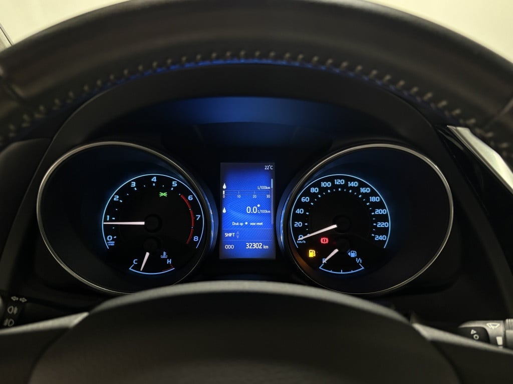 Toyota Auris 1.2t volcano edition