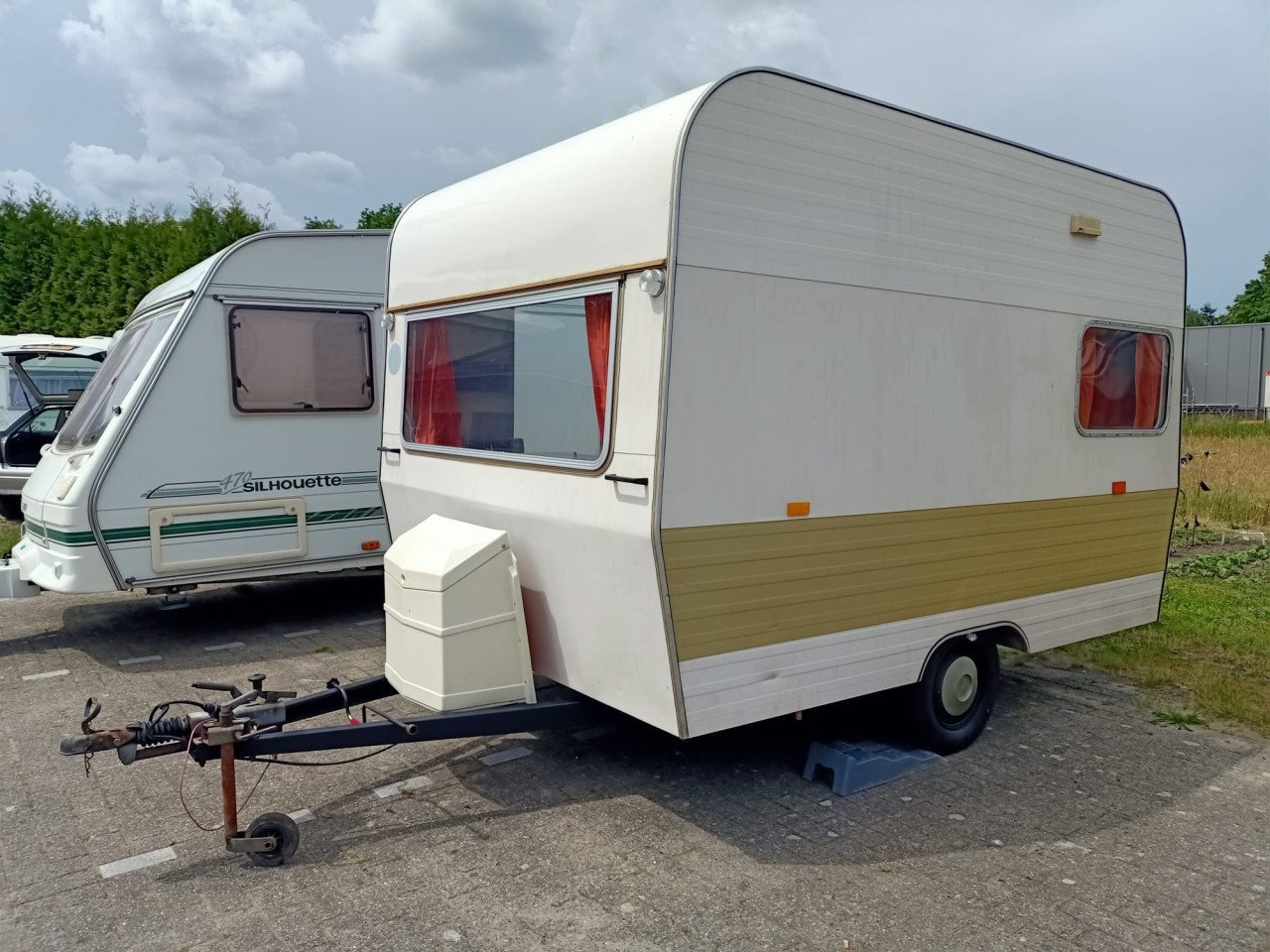 Uniek mooie Retro oldtimer 1974 , Wehl caravan met voortent