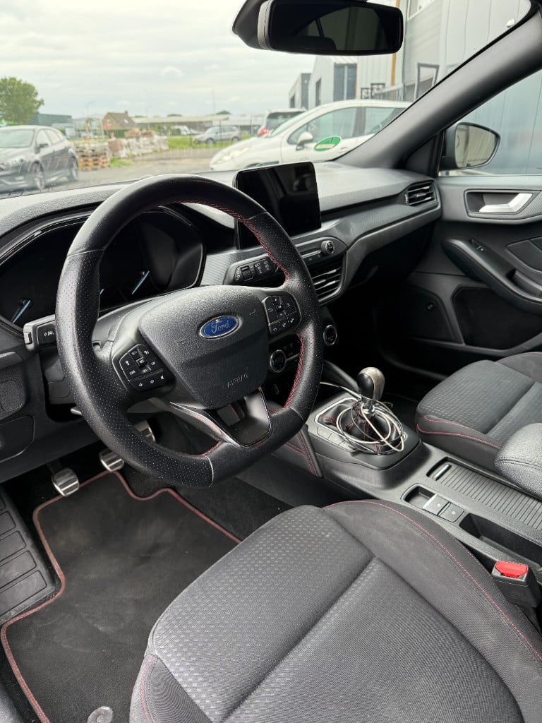 Ford Focus 1.0 ecoboost st line business