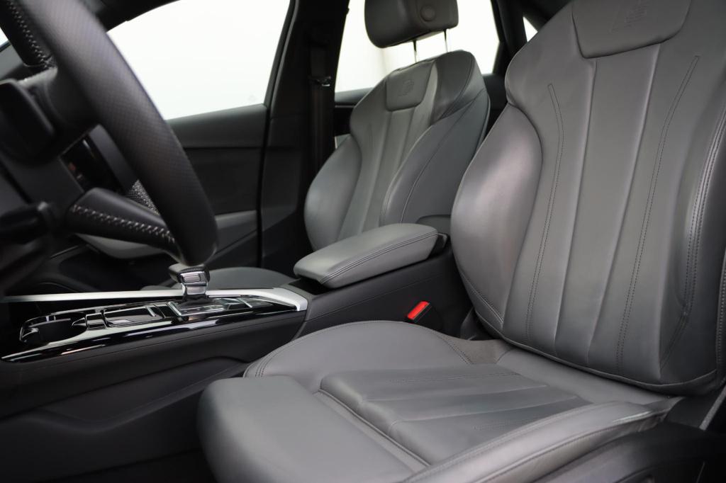 Audi A4 limousine 35 tfsi launch edition s-line 150pk s-tronic | pano | hud