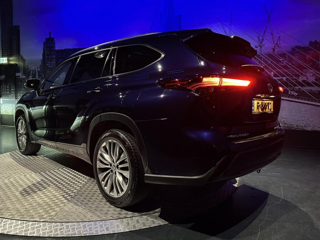 Toyota Highlander 2.5 awd hybrid executive 7 persoons *origineel nl*pano*tr