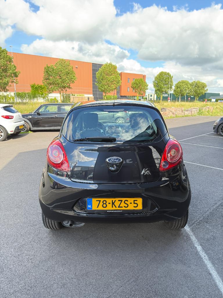 Ford KA 1.2 titanium - airco - nieuwe distributie