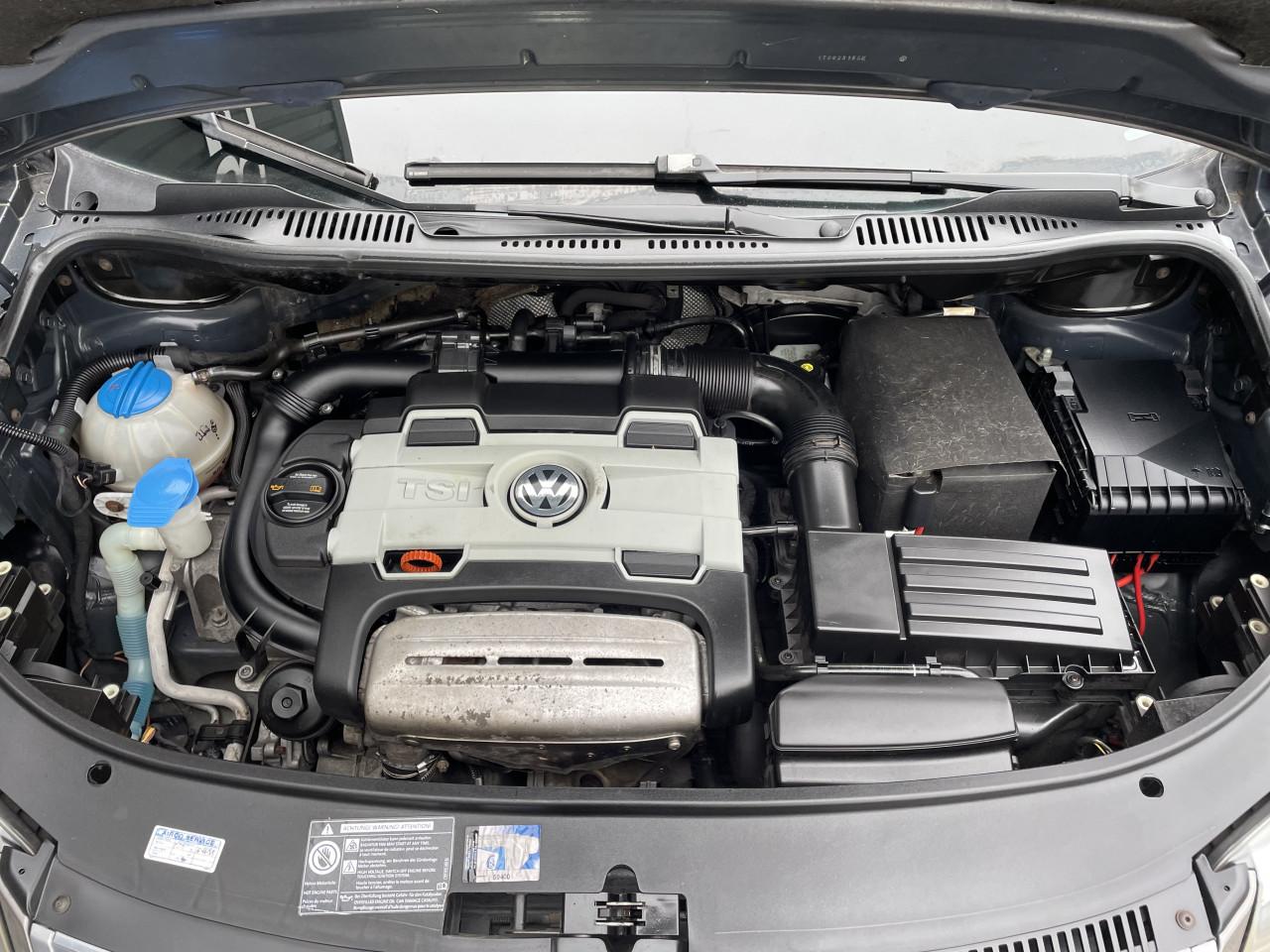 VOLKSWAGEN TOURAN 1.4 CROSS AUTOMAAT