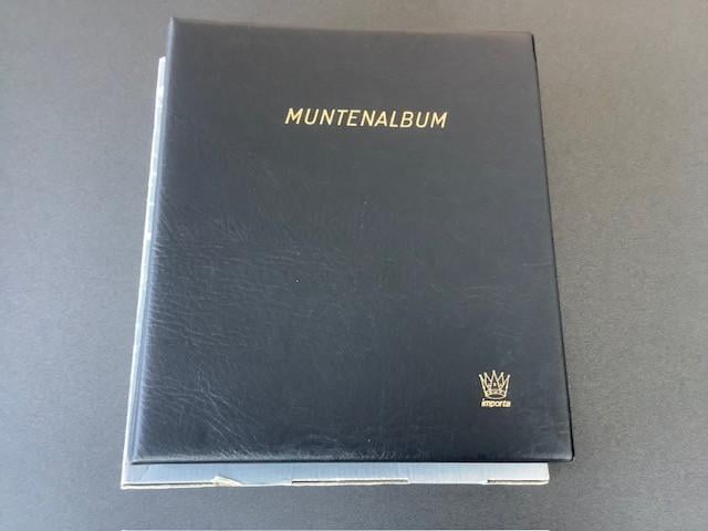 Doos met 5 Importa albums en bladen (gebruikt).