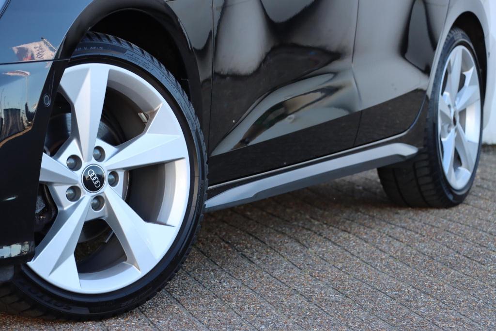 Audi A3 limousine 35 tfsi s-line edition 150pk s-tronic