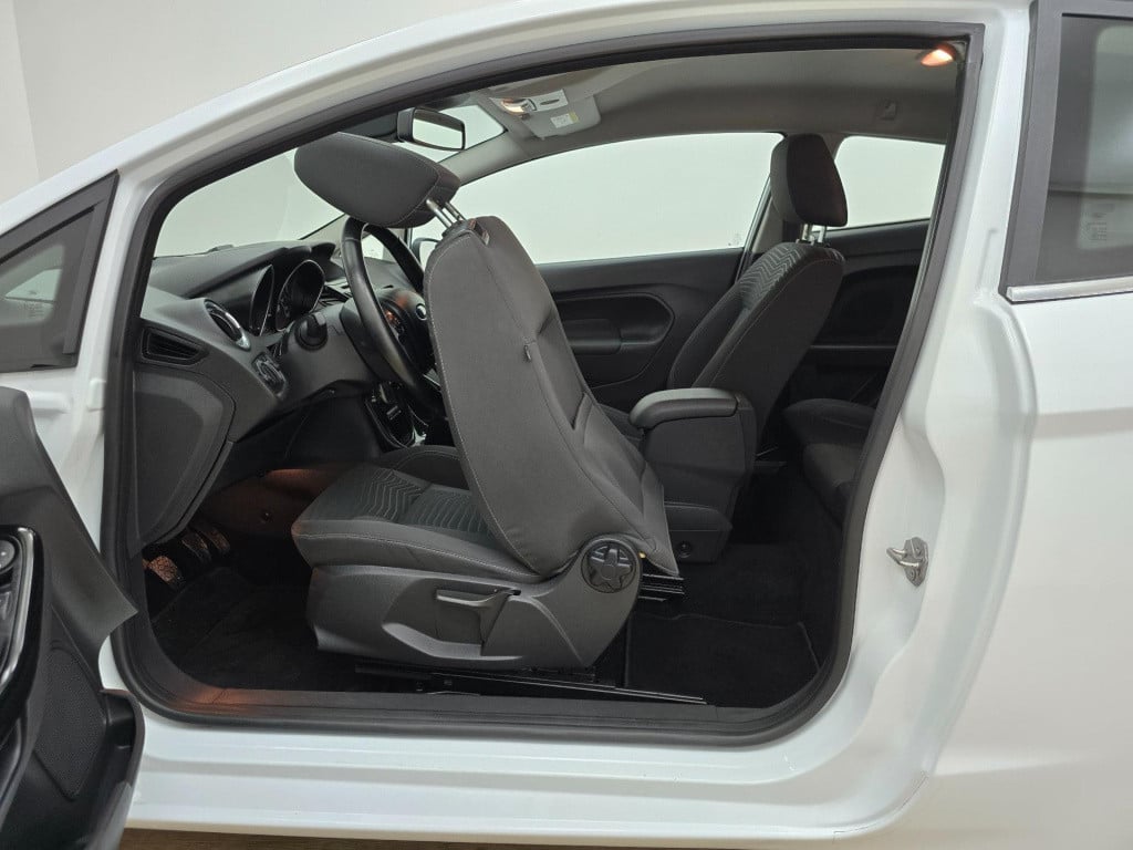 Ford Fiesta occasion 1.0 titanium luxe versie met cruisecontrol en sportvel