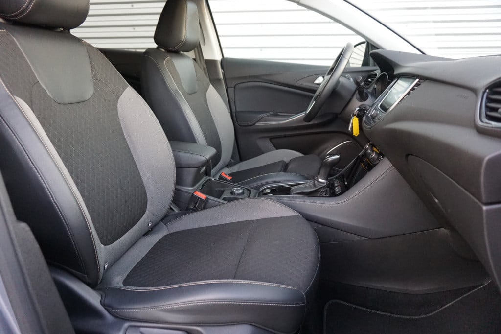 Opel Grandland X 1.2 turbo 120 jaar edition climate / navi / carplay / crui
