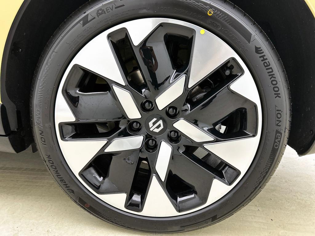 Leapmotor Onbekend b05 promax design 67.1 kwh | voorraad ! | lightning yell