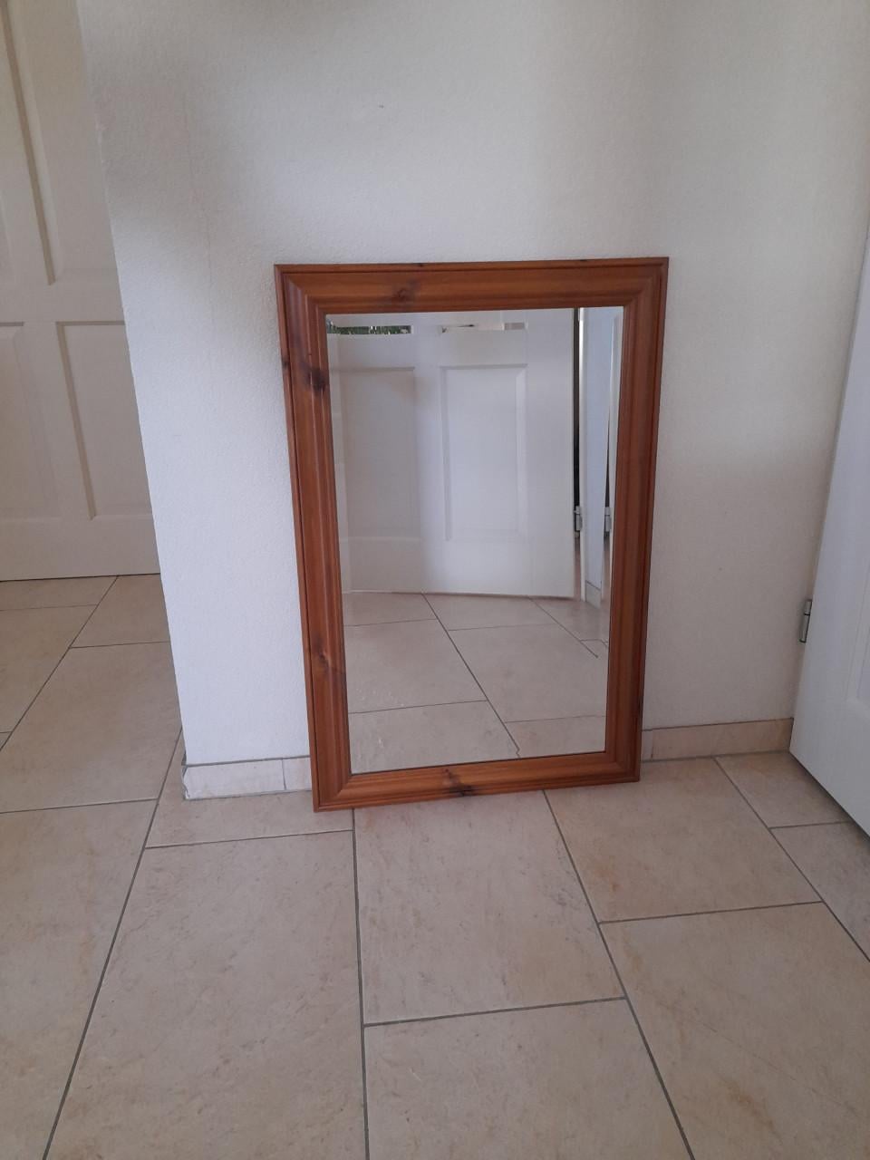 Spiegel  88 x 58 met facet rand (in goede nette staat)