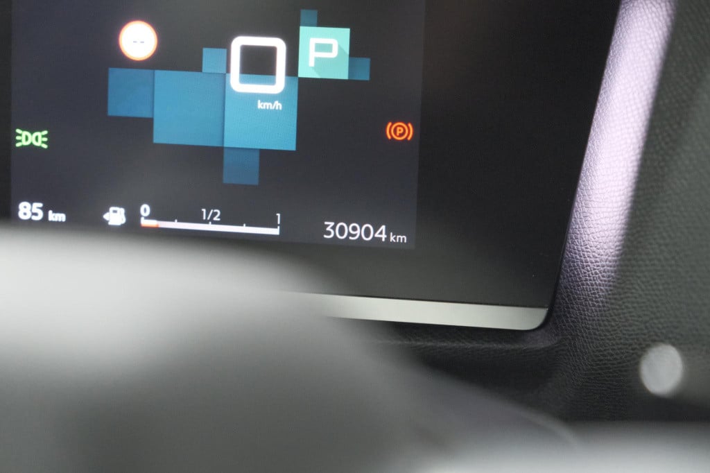 Citroen C4 puretech 130 eat8 feel edition | camera | apple carplay | parkee