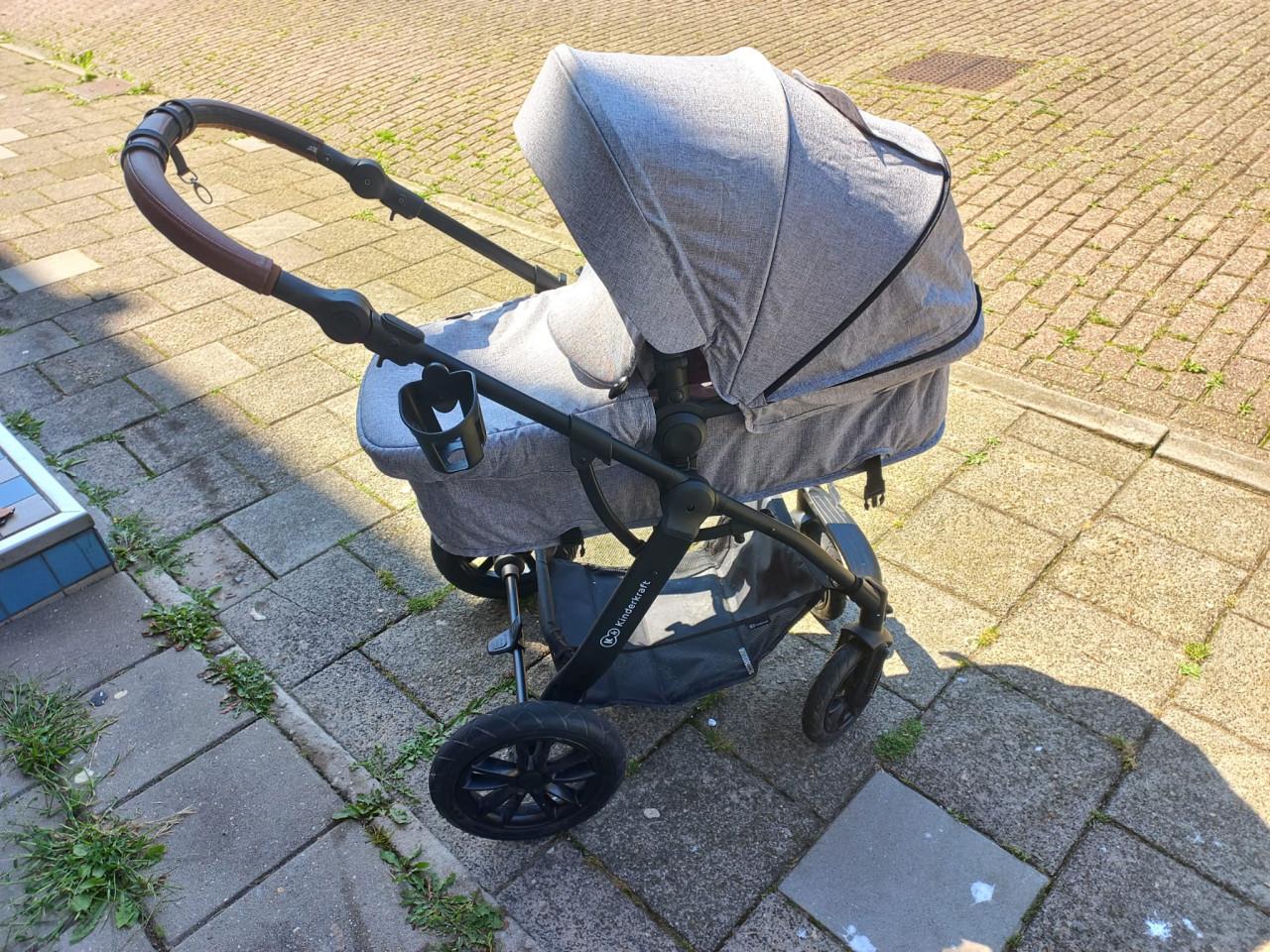 3 in 1 Kinderwagen/Combiwagen + Beetje Kleding