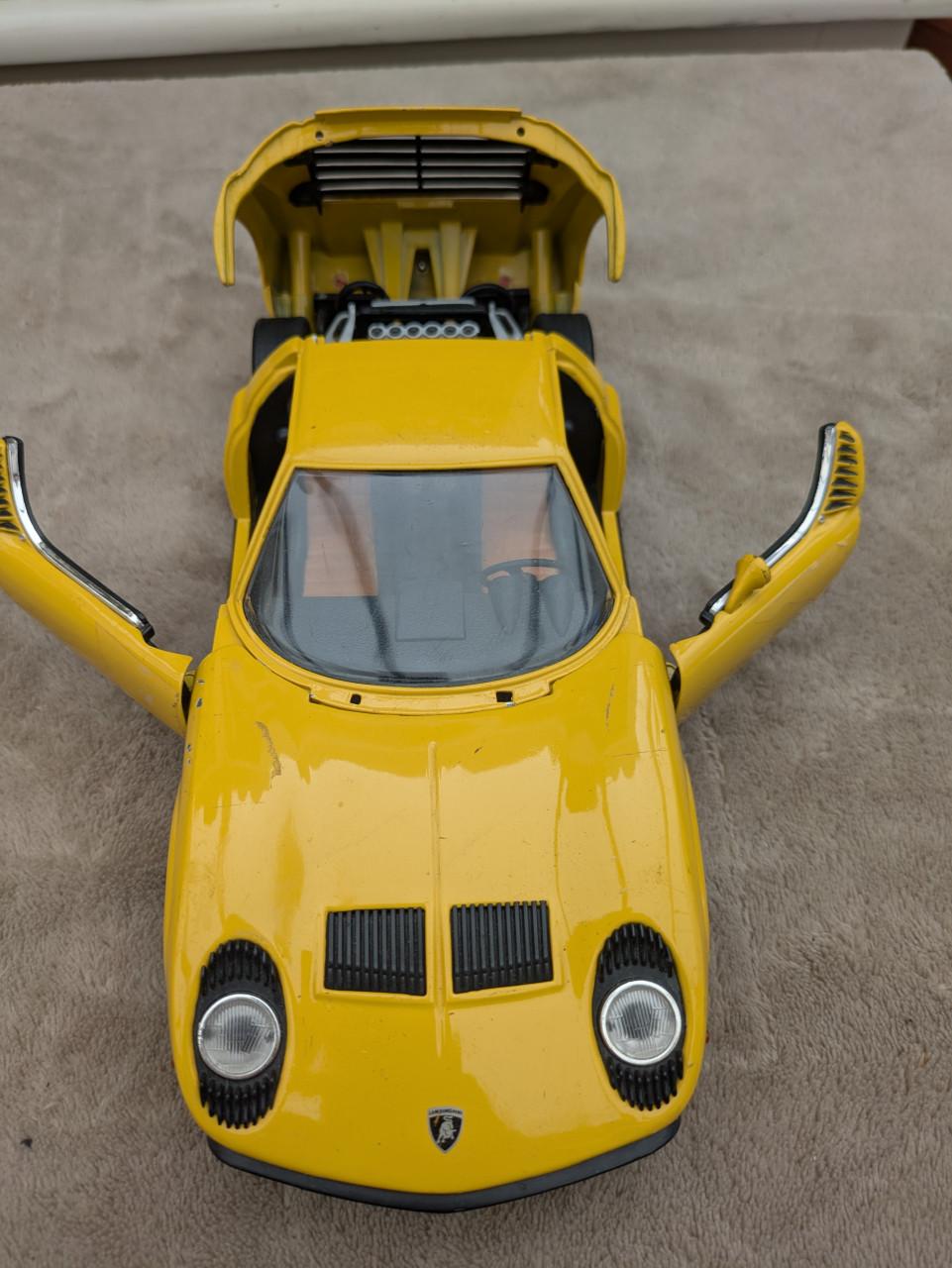 Lamborghini Miura 1:18