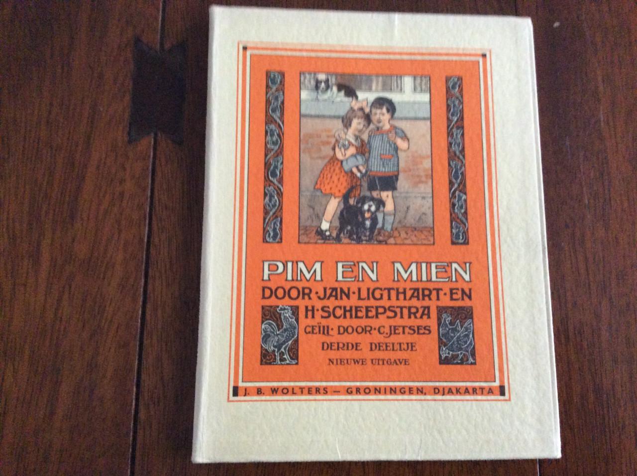 Nog bij moeder en Pim en Mien.     Jan Ligthart en H. Scheepstra.