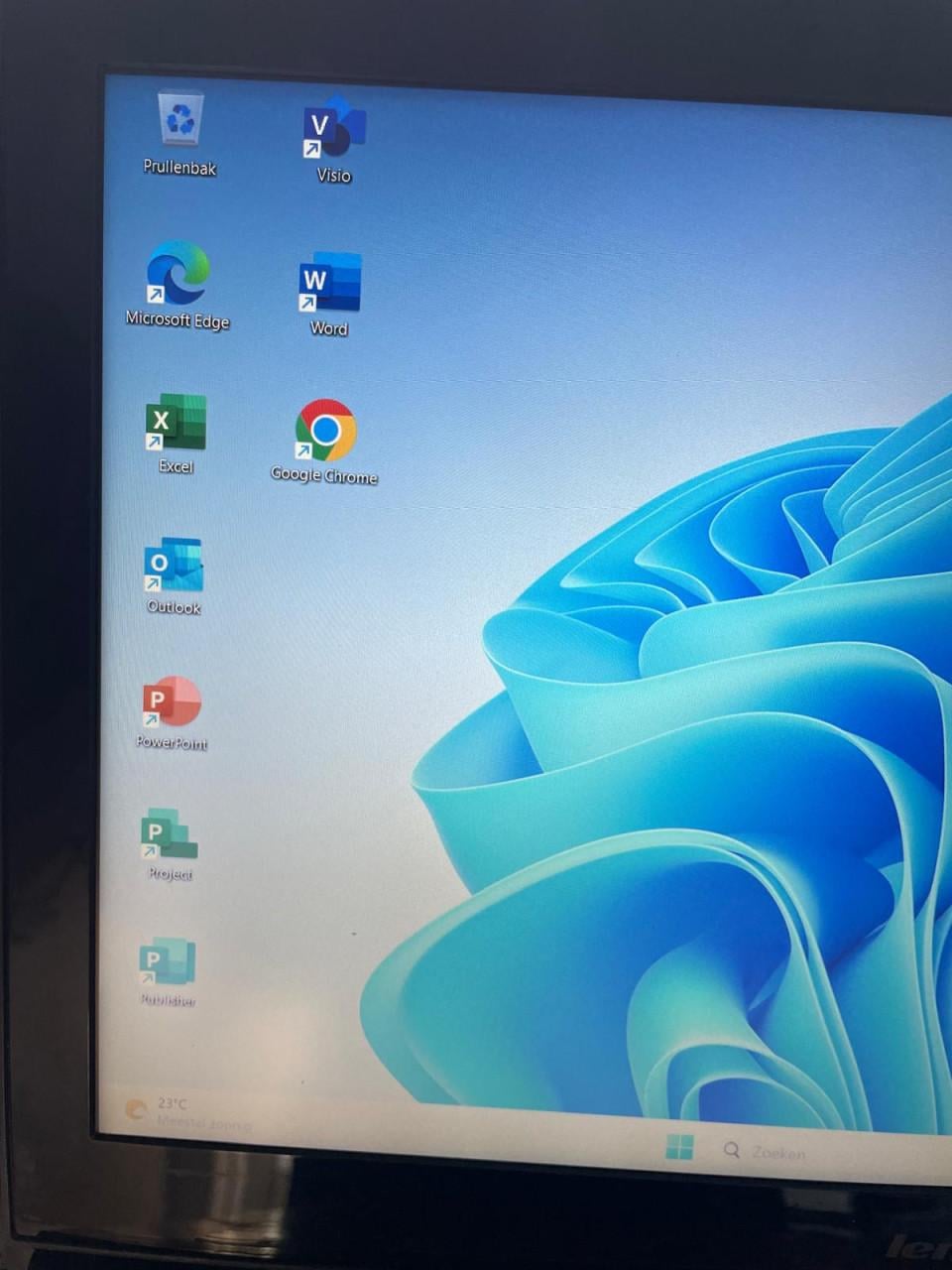 Lenovo 15 inch game laptop - i7 16GB RAM 512GB SSD Nvidia GeForce 2GB