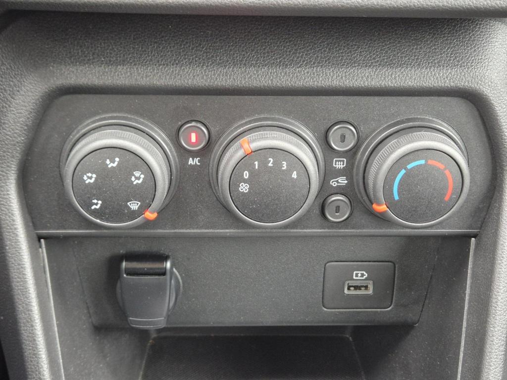 Dacia Sandero 1.0 tce 90 comfort all season, trekhaak, navigatie, p-hulp, a