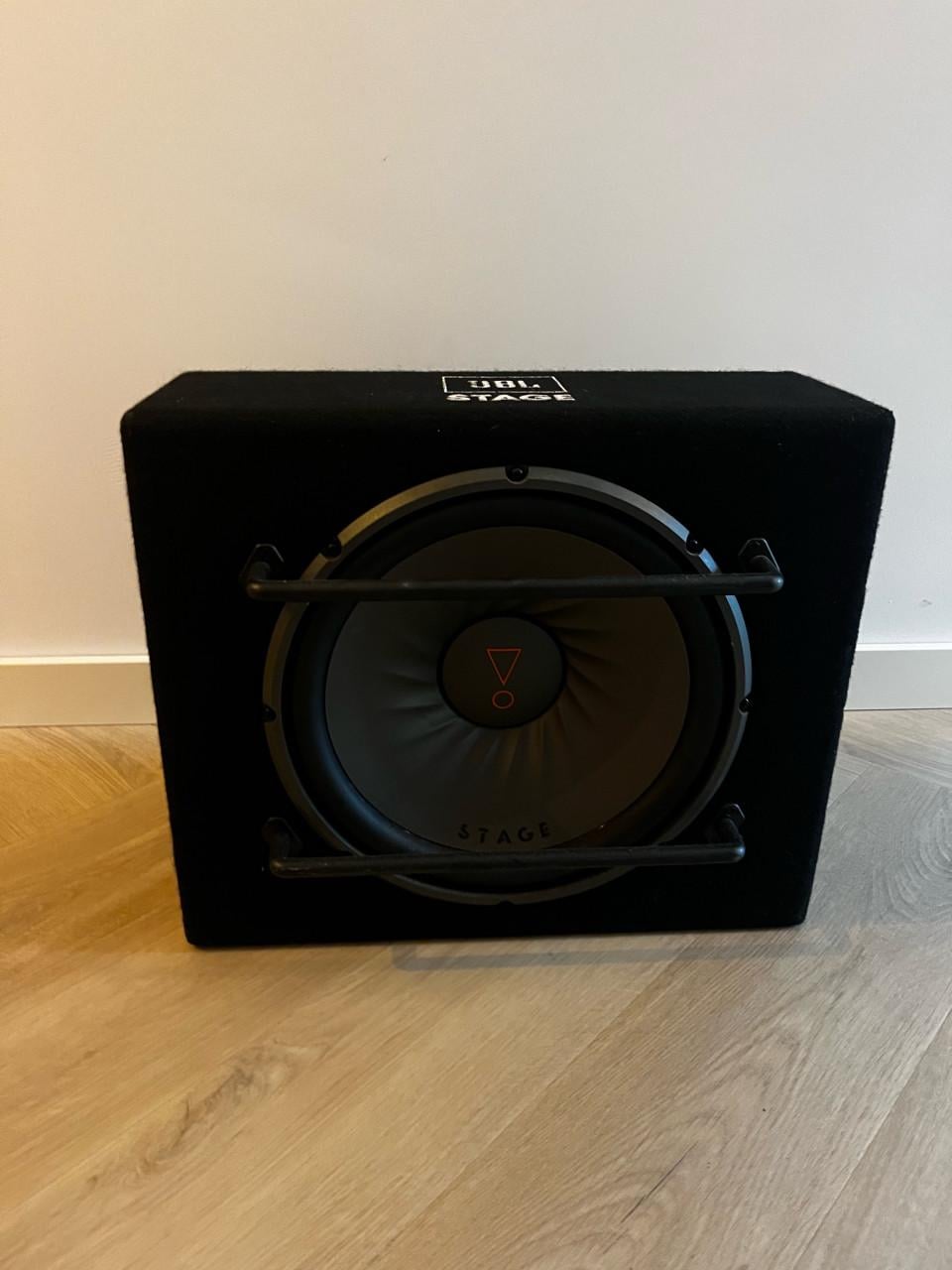 JBL Subwoofer en versterker