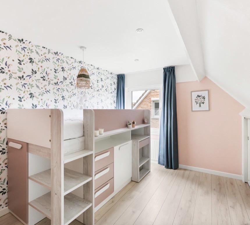 Half hoogslaper met bureau