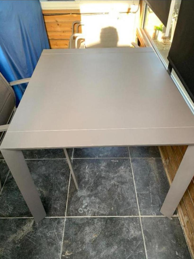 Zeer mooi tuinstoel meubili als nieuw Prachtig tafel en 4 stoelen  • In per