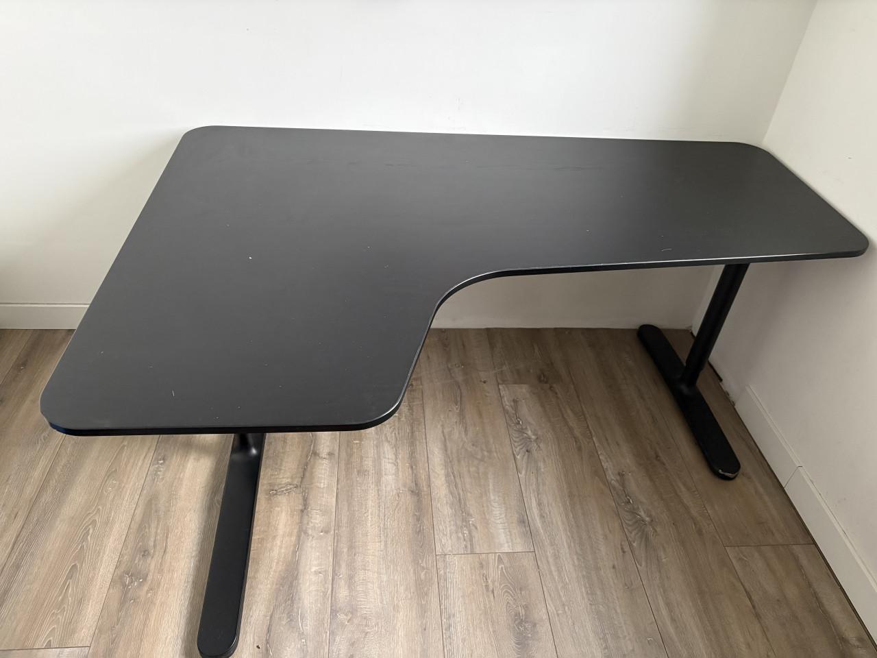 IKEA bekant hoekbureau 160/110 zwart