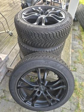 Lichtmetalen velgen 17" met winterbanden