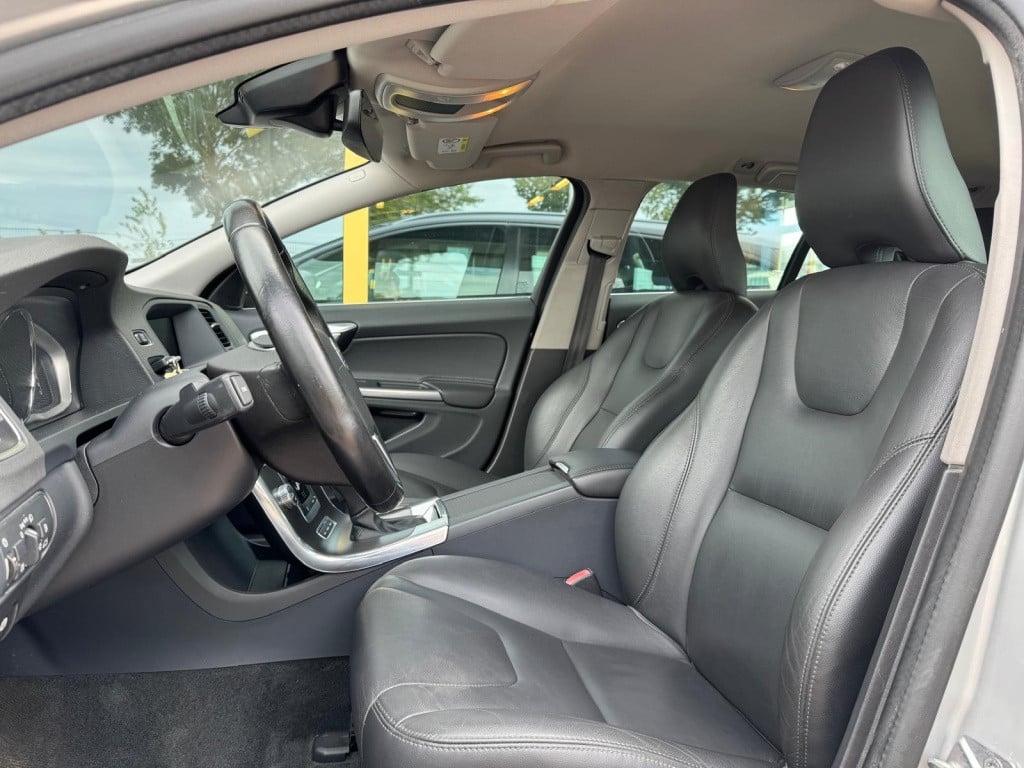 Volvo V60 2.4 d6 tw.en. r-des. automaat