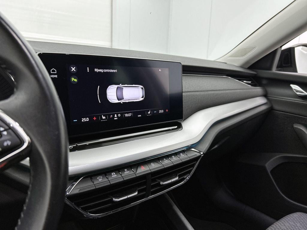 Skoda Octavia combi 1.0 tsi business edition plus | trekhaak | navigatie | 