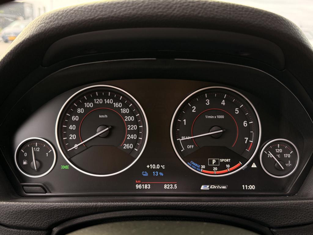 BMW 3-serie 330e m-sport | leder | harman/kardon | memory | stoel/stuurverw