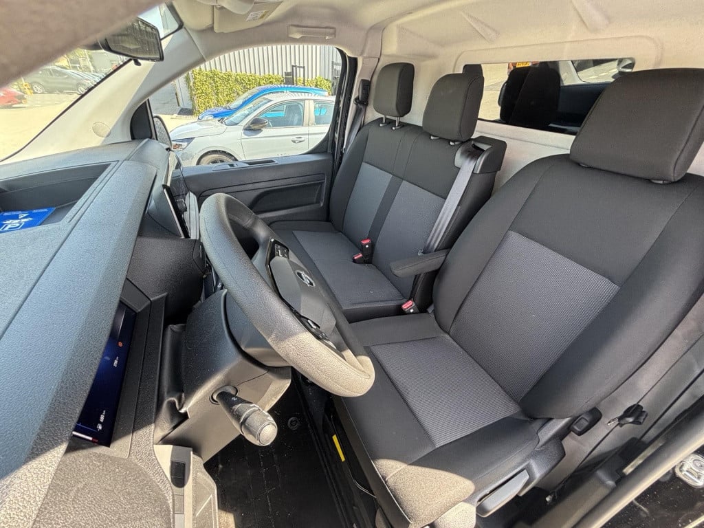 Opel Vivaro 2.0 diesel 145 l2 | navigatie | trekhaak | demo sale