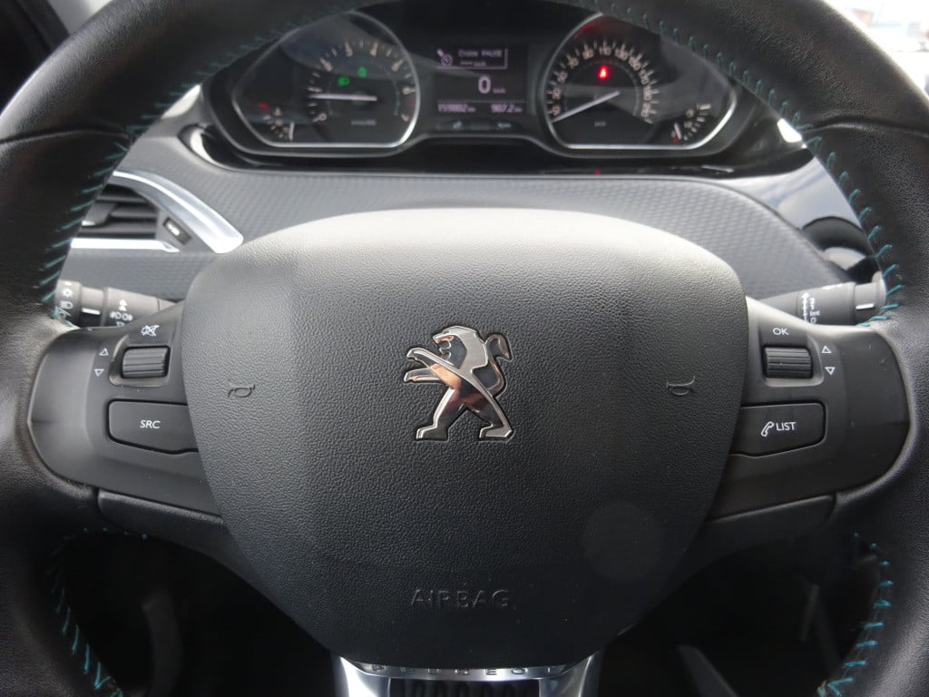 Peugeot 2008 1.2 puretech urban cross airco / navi / cruise / parkeers. / n