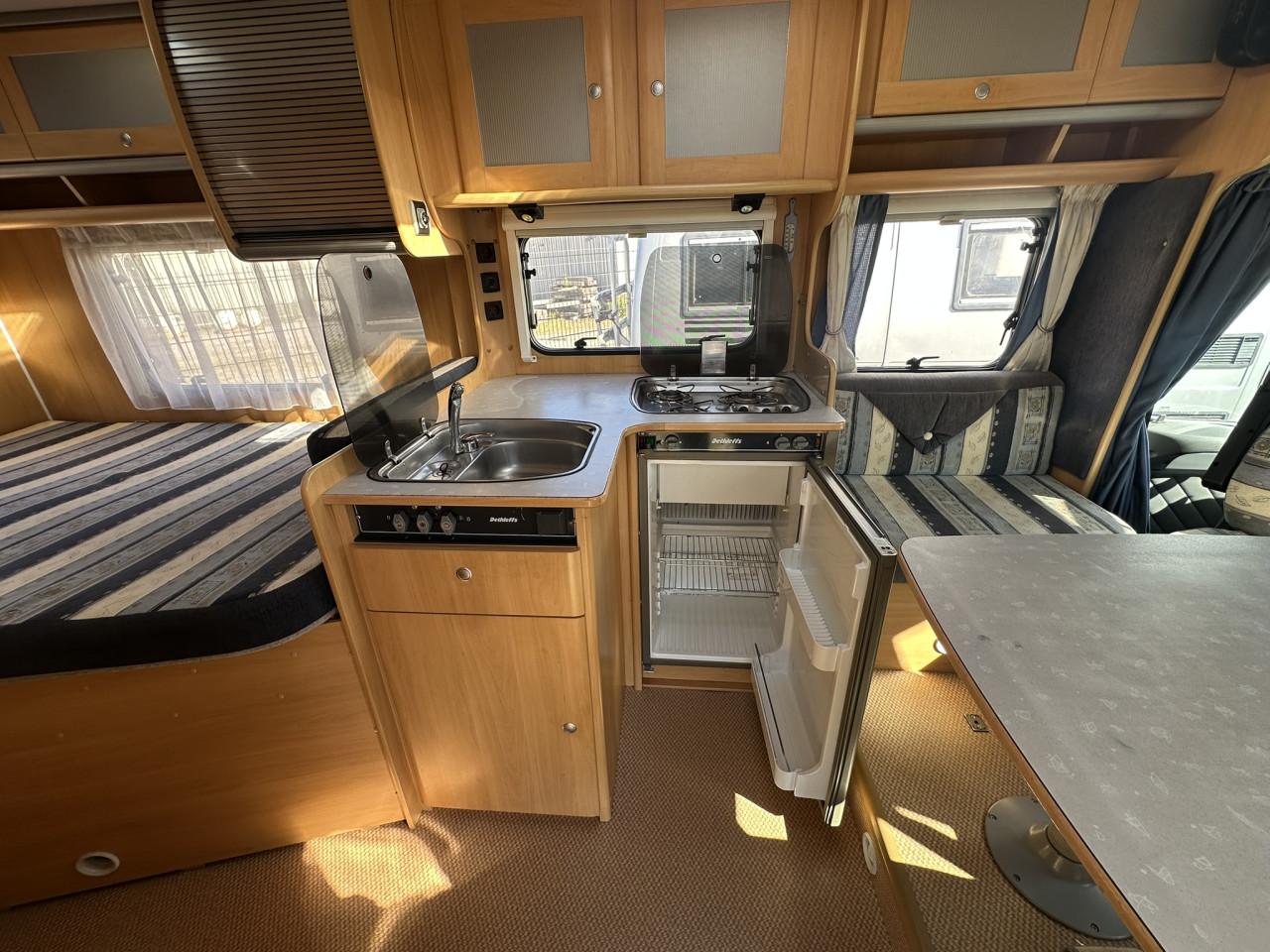 Snel weg! Dethleffs Advantage T5801 | frans bed | Zaterdag camperdag!