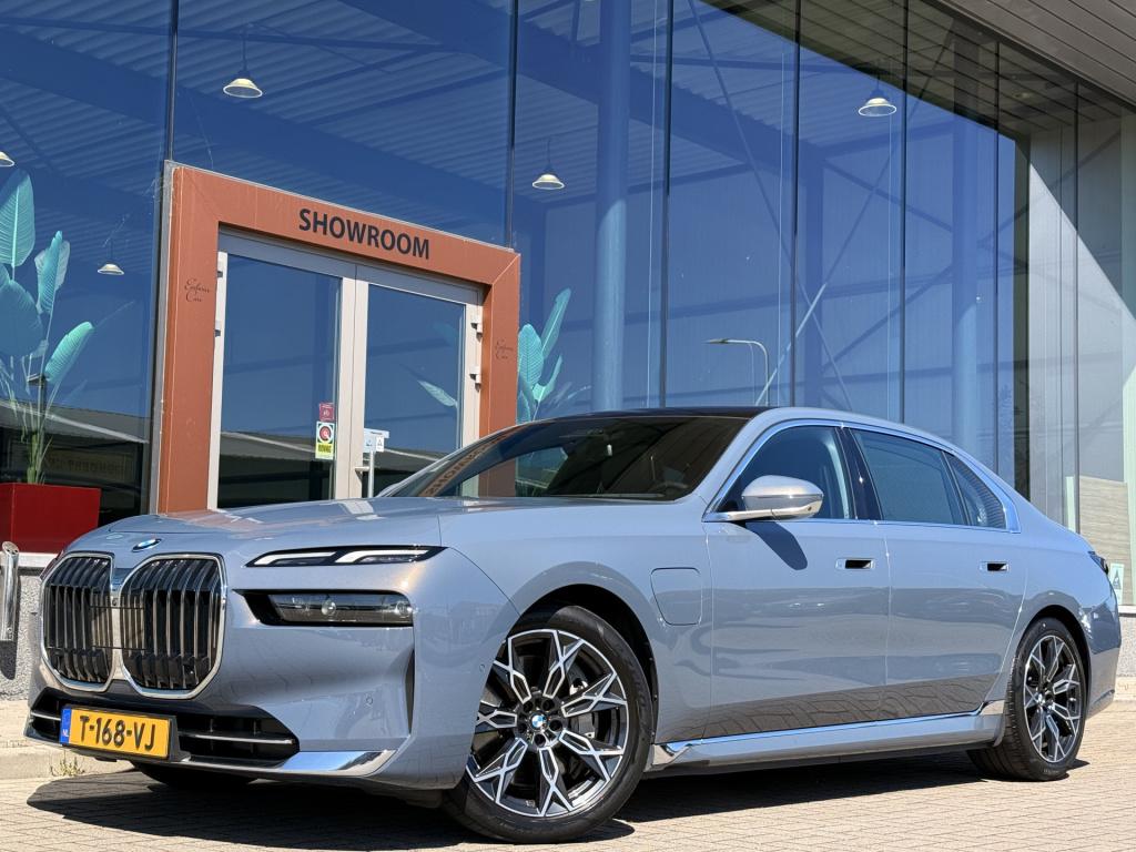 BMW 7 Serie 750e xdrive | bowers & wilkins | 360 | skylounge | leder | trek