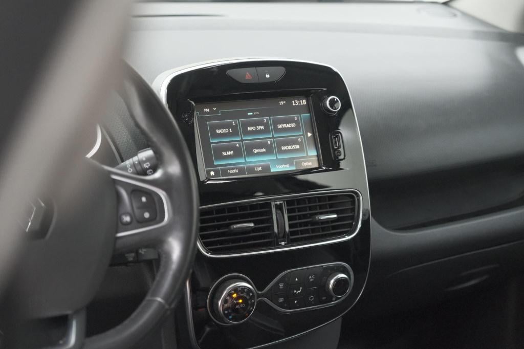 Renault Clio estate tce 90 intens | navigatie | parkeersensoren | climate c