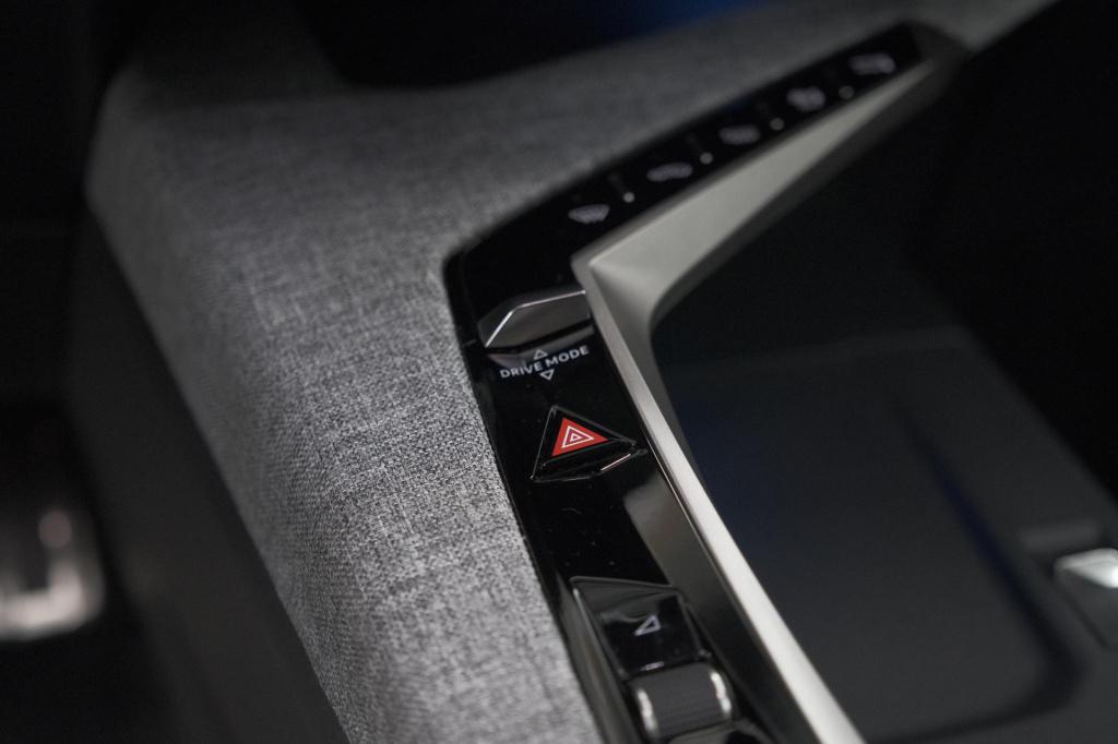 Peugeot 3008 1.2 hybrid 136 gt | elektrische kofferklep | camera | adaptiev