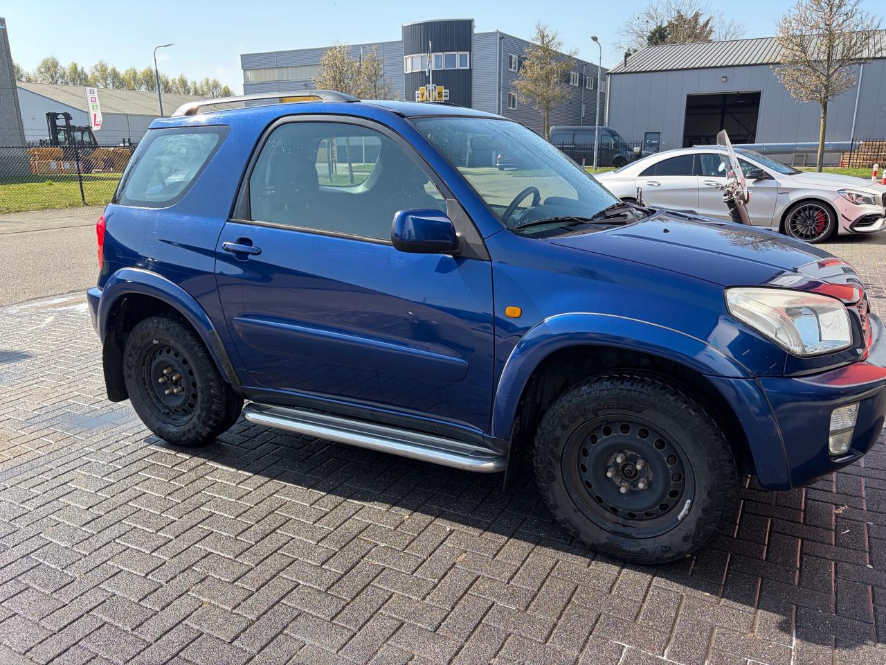 Toyota Rav4 2.0 I 3D 4WD 2000 blauw