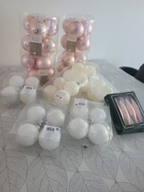 Kerstballen.
