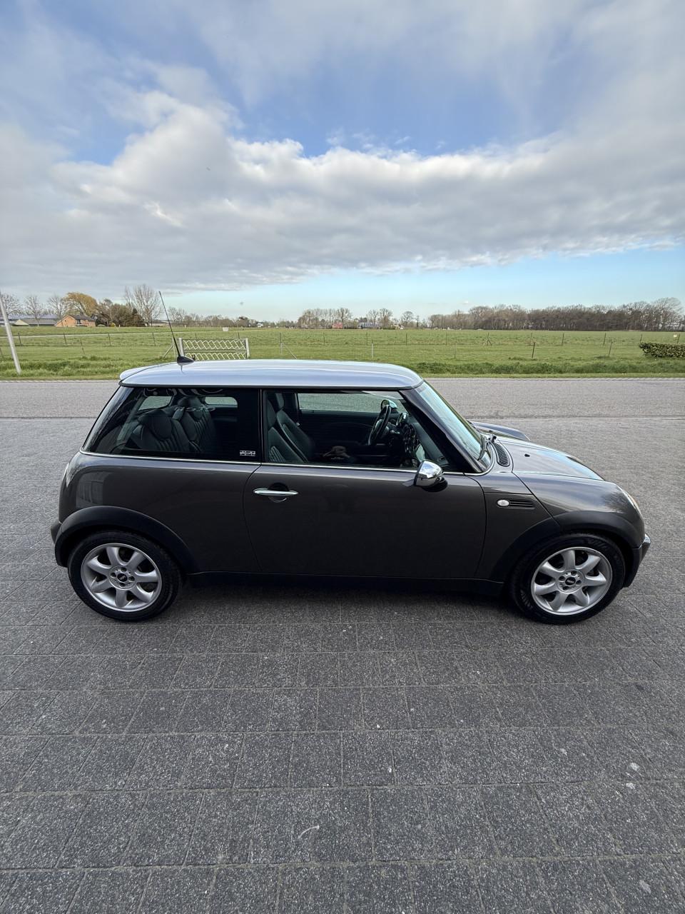 Mini Cooper 1.6 Parklane Automaat 111DKM 2006