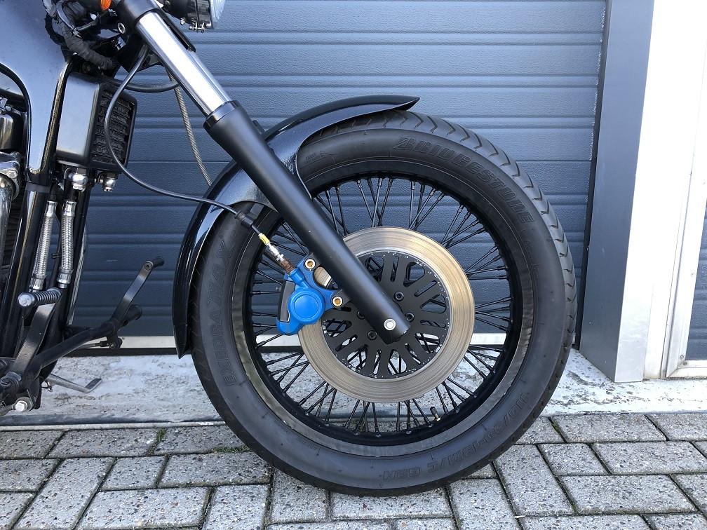 Custombuild Suzuki VS1400, monozit, sidemount, forwardcontr, zo mee €1995,-