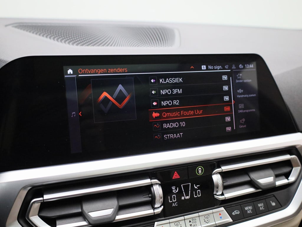 BMW 3-serie touring 318i business edition plus | automaat | lmv | panorama 