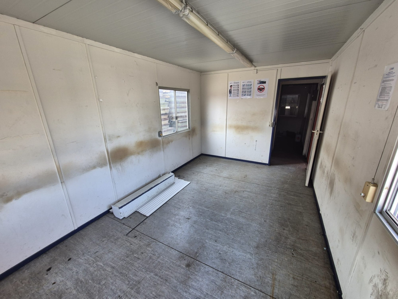 Kantoorunit/bouwkeet/woonunit/schaftkeet/container 10x3m