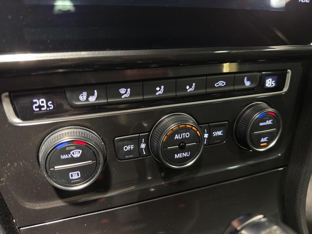 Volkswagen Golf 1.5 tsi highline business r pano | stoel/stuur verwarming |