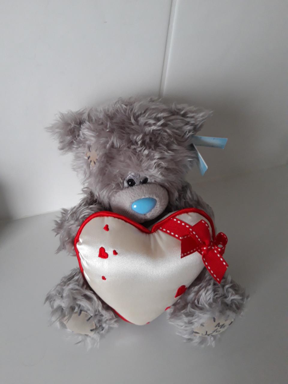 Knuffel NIEUW: "zielig "beertje met hart