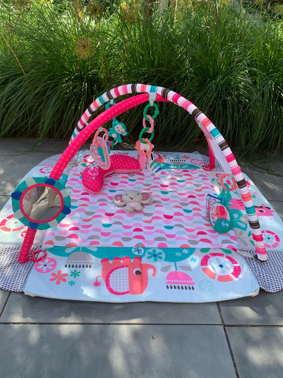 Speelmat ballen/ babygym met boog roze