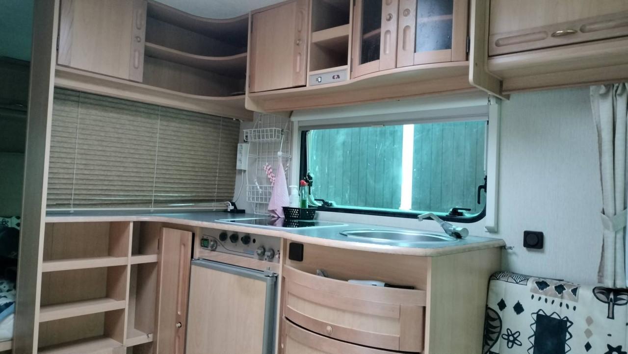 Adria 502 Up met voortent en luifel