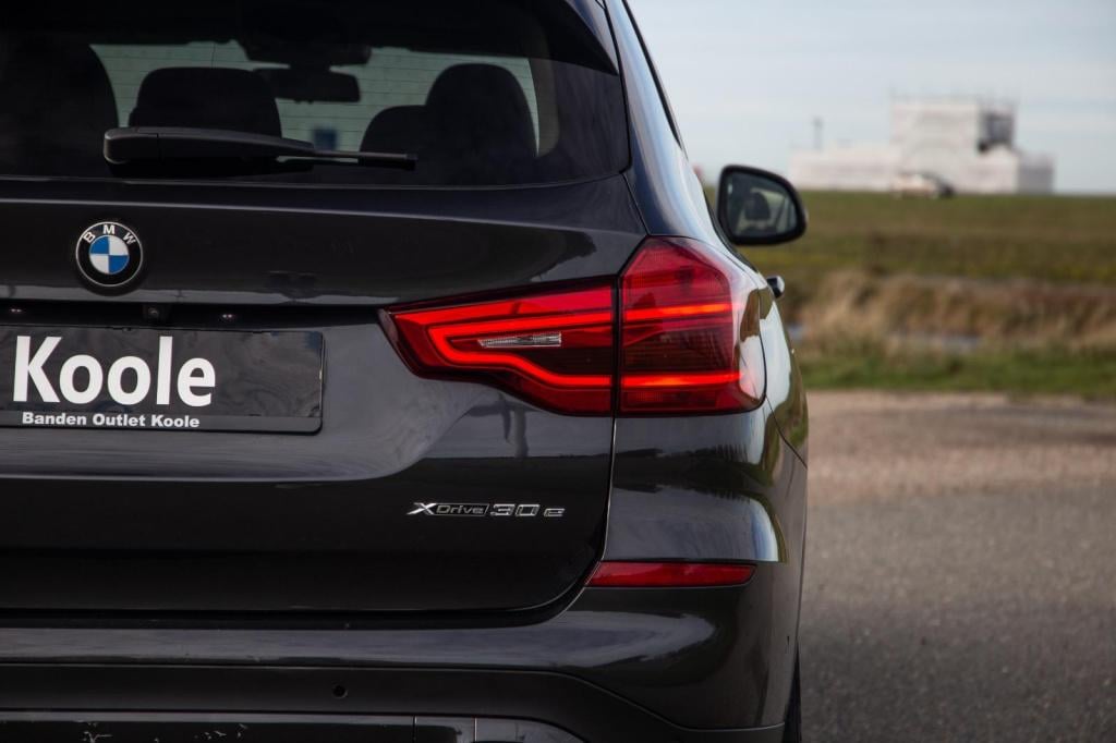 BMW X3 xdrive30e high executive bruin leer / panorama dak / automaat / plug