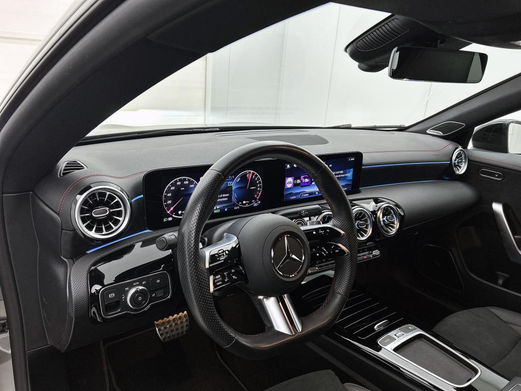 Mercedes-Benz Cla shooting brake 250 e star edition amg line | cruise contr