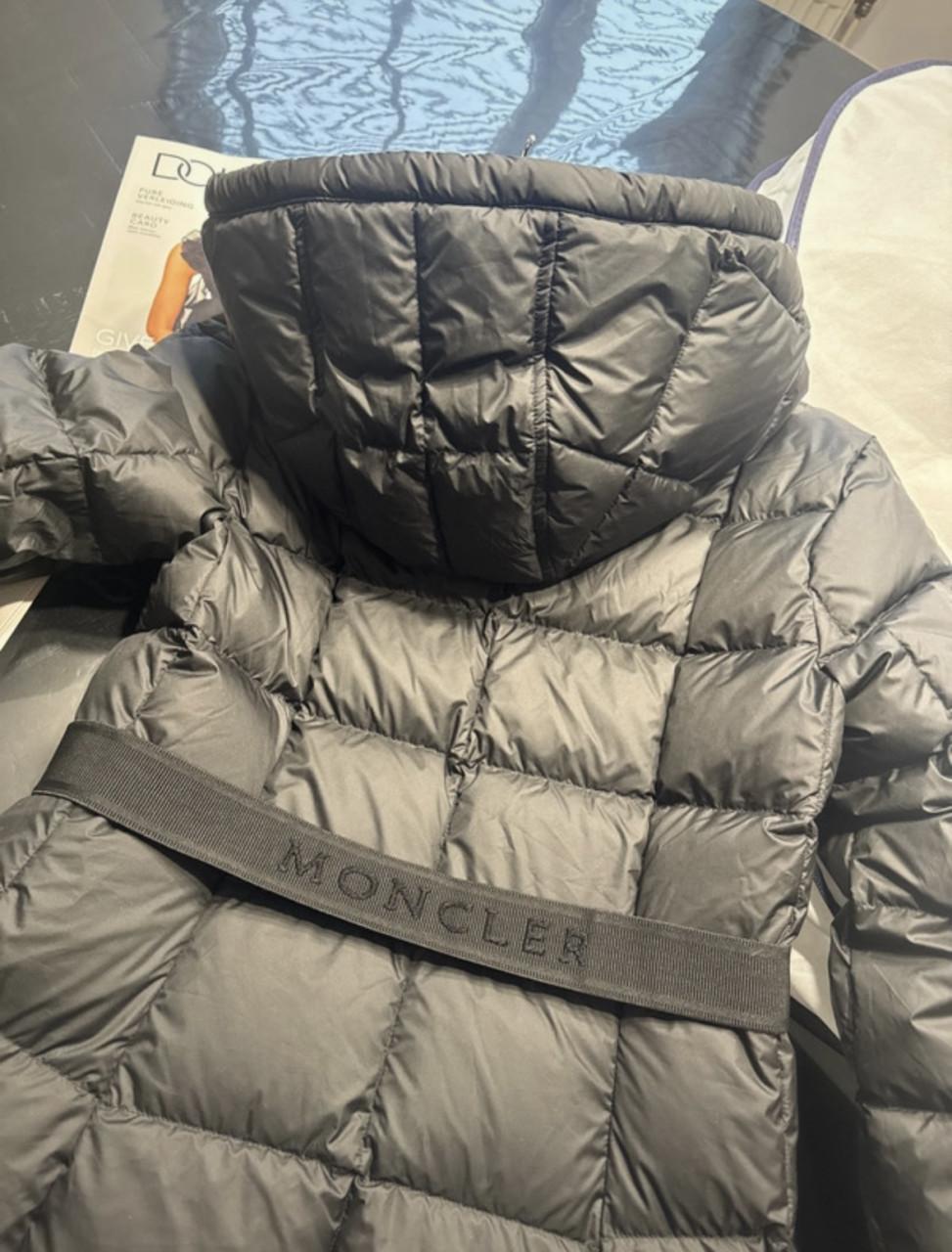 Moncler jas maat 38/M