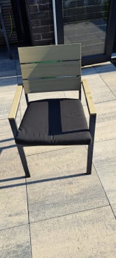 4 Tuinstoelen stapelbaar