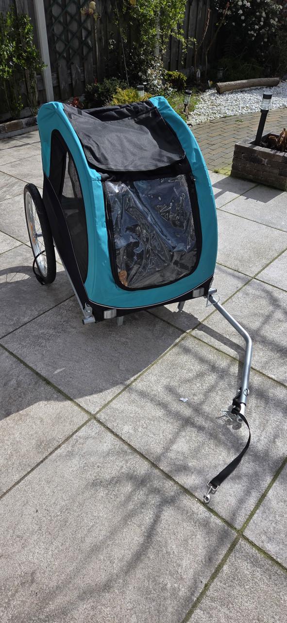 Hondenfietskar  merk Trixi( zo goed als nieuw)