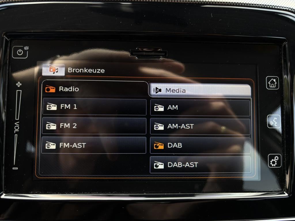 Suzuki Vitara 1.4 boosterjet style smart hybrid